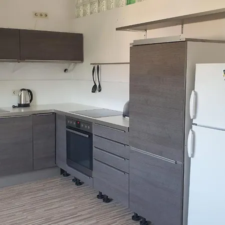 Sehr Schoene 3 Mit Bad Kueche Gaeste Wc Grosser Terrasse In Naehe Heidelberg شقة *
