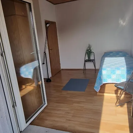 Sehr Schoene 3 Mit Bad Kueche Gaeste Wc Grosser Terrasse In Naehe Heidelberg شقة